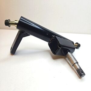 Front Suspension steering knuckle Go Kart Steering Spindle Ball Joint On Both